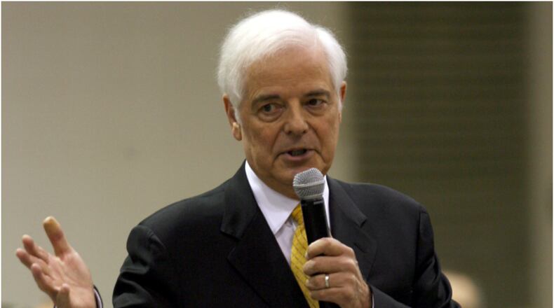 Longtime journalist and entertainer Nick Clooney will lead a fundraising gala this month for the National Voice of America Museum of Broadcasting in West Chester Twp.