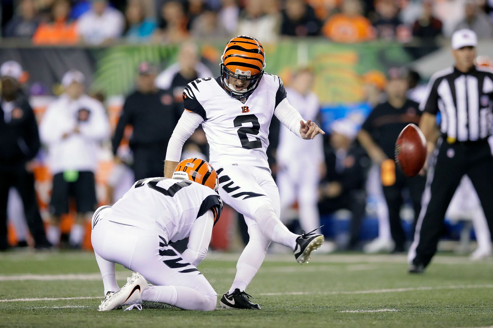CINCINNATI, OH - SEPTEMBER 29: Mike Nugent #2 of the Cincinnati Bengals kicks a field goal during the third quarter of the game against the Miami Dolphins at Paul Brown Stadium on September 29, 2016 in Cincinnati, Ohio. (Photo by Andy Lyons/Getty Images)