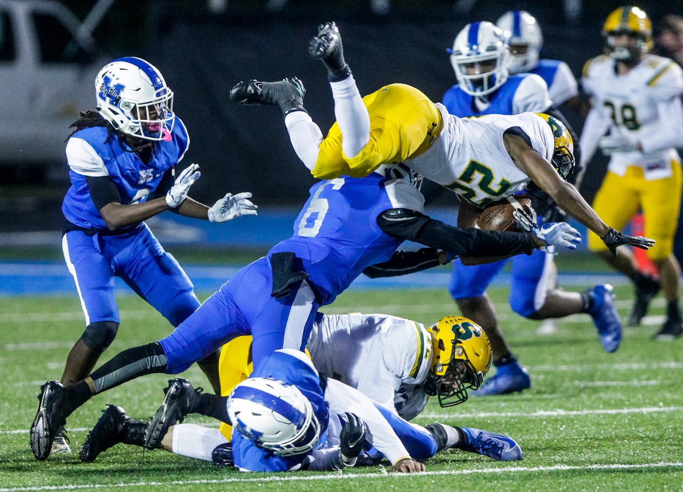 Hamilton Big Blue football beats Sycamore 14-7