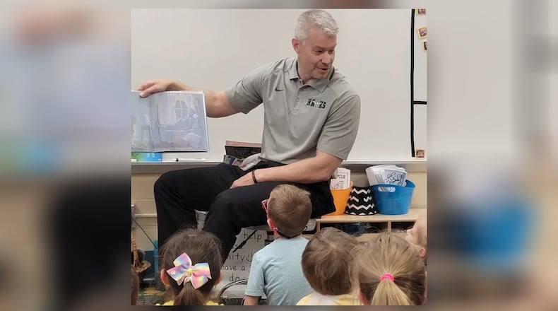The interim leader for Lakota Schools saw his employment contract approved earlier this week by the district’s governing board. The Lakota Board of Education approved the employment contract Monday evening promoting Assistant Superintendent Robb Vogelmann to interim superintendent in the wake of the resignation of former Lakota Superintendent Matt Miller. Vogelmann is a veteran Lakota school leader and over the years has often visited elementary schools (pictured) to promote reading skills among students. CONTRIBUTED