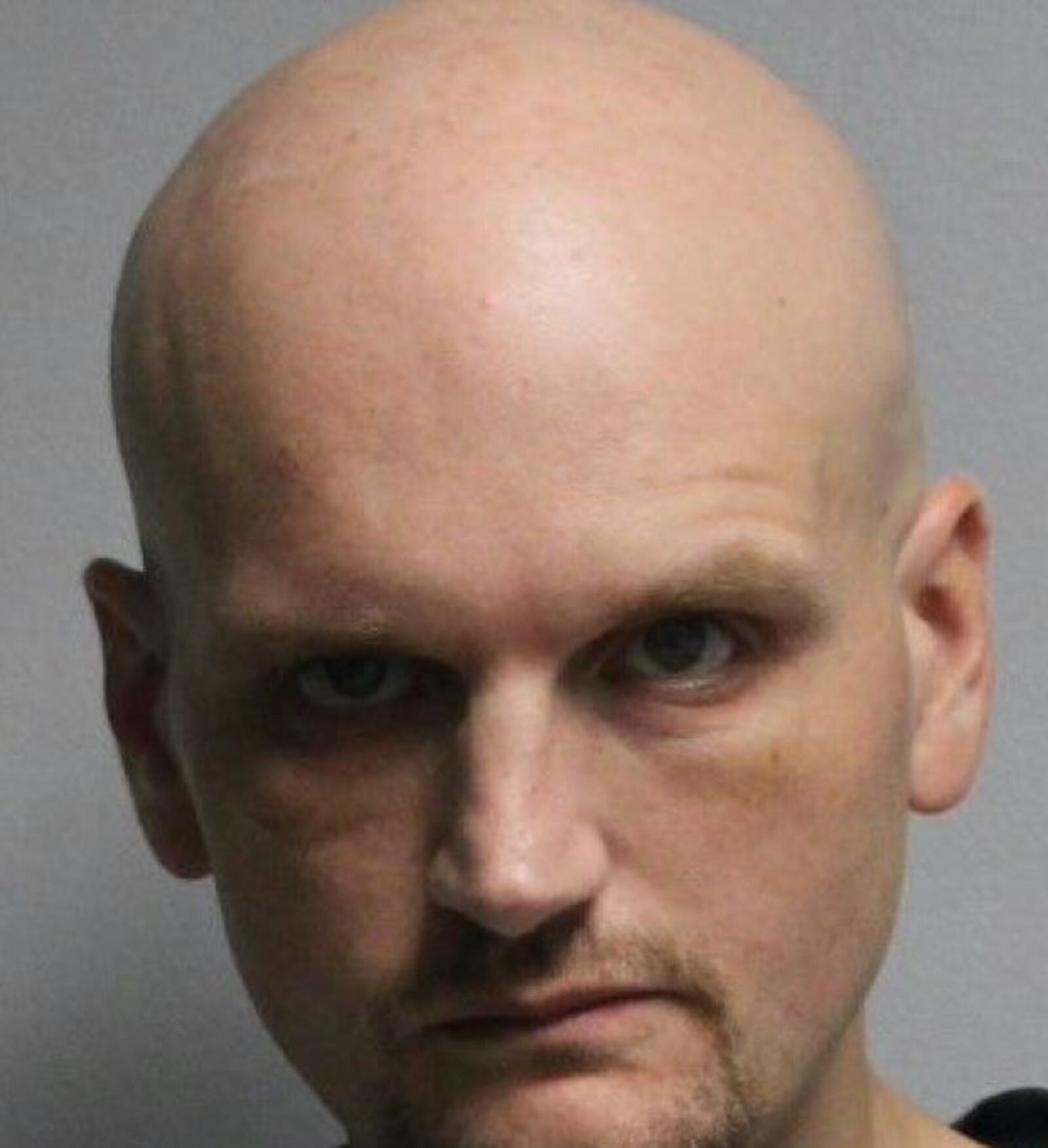 Dustin Briscoe, 35, of Hamilton, was arrested and charged with possession of drugs and trafficking in drugs, both second-degree felonies.