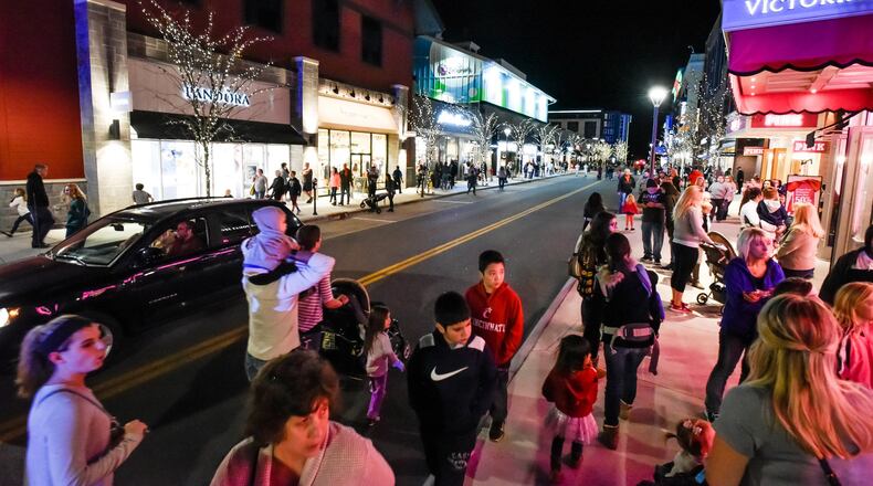 Holiday shoppers at Liberty Center in Liberty Twp. NICK GRAHAM/2016
