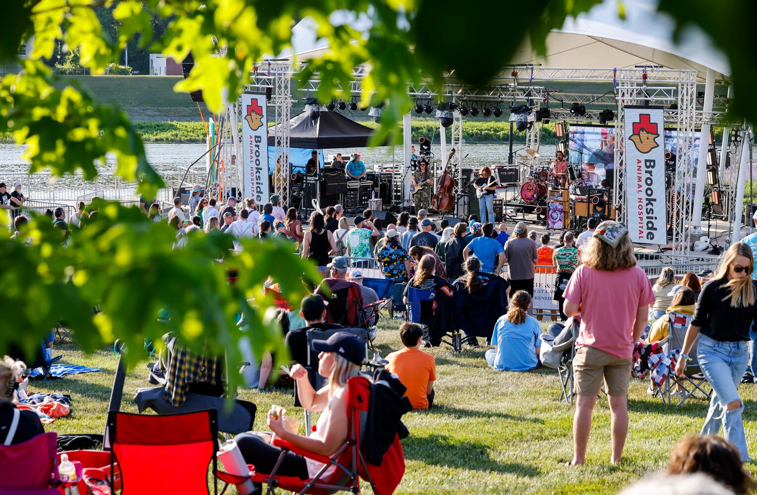 052523 RiversEdge concert
