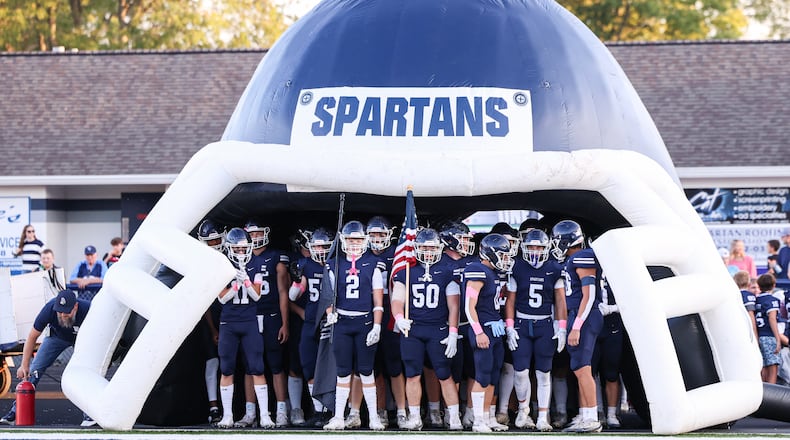 Valley View hosted Oakwood in a Southwestern Buckeye League game on Friday, Sept. 26 at Niswonger Field. BRYANT BILLING / STAFF