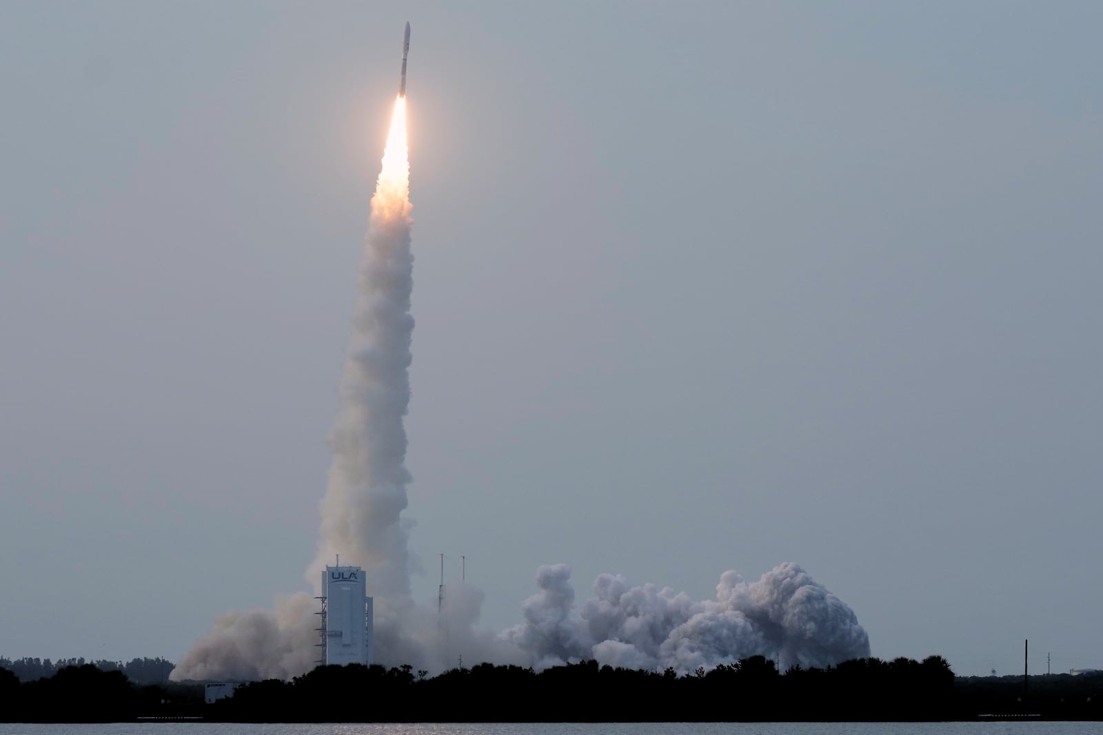 A United Launch Alliance Atlas V rocket with a payload of 27 of Amazon's Project Kuiper internet satellites lifts off from Launch Complex 41 at the Cape Canaveral Space Force Station, Monday, April 28, 2025, in Cape Canaveral, Fla. (AP Photo/John Raoux)
