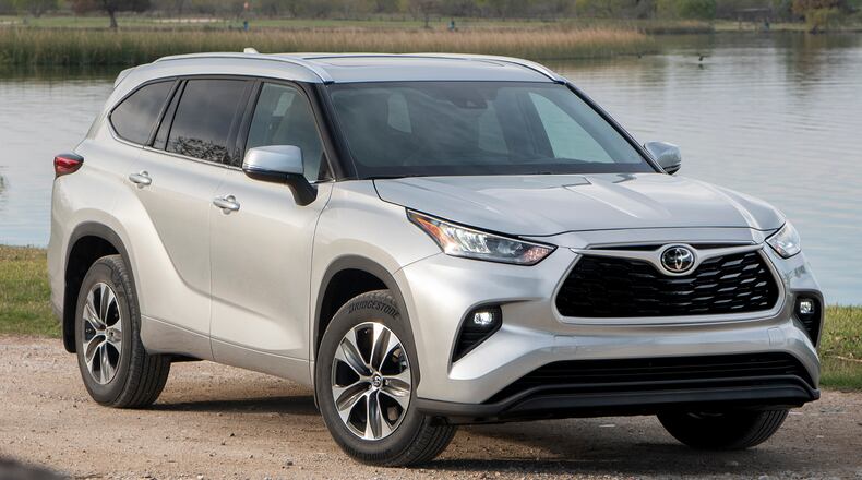 The fourth-generation 2020 Toyota Highlander offers the choice between a powerful V6 or new-generation hybrid powertrain, with the gas version offering up to a manufacturer-estimated 24 MPG combined fuel economy and the Hybrid offering up to a manufacturer-estimated 36 combined MPG. Toyota photo