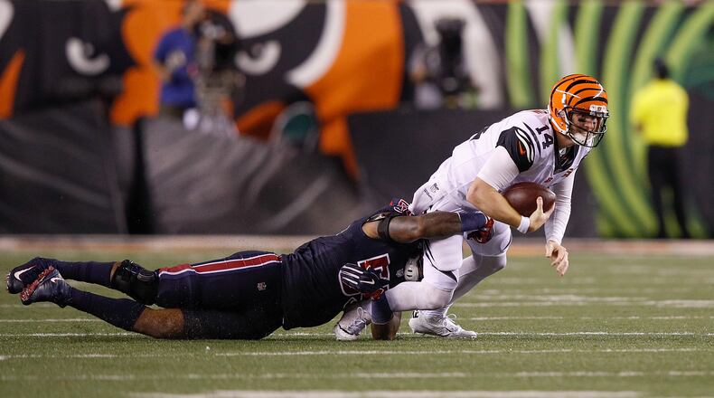 CINCINNATI, OH - SEPTEMBER 14: Benardrick McKinney #55 of the Houston Texans sacks Andy Dalton #14 of the Cincinnati Bengals during the second half at Paul Brown Stadium on September 14, 2017 in Cincinnati, Ohio. (Photo by Joe Robbins/Getty Images)