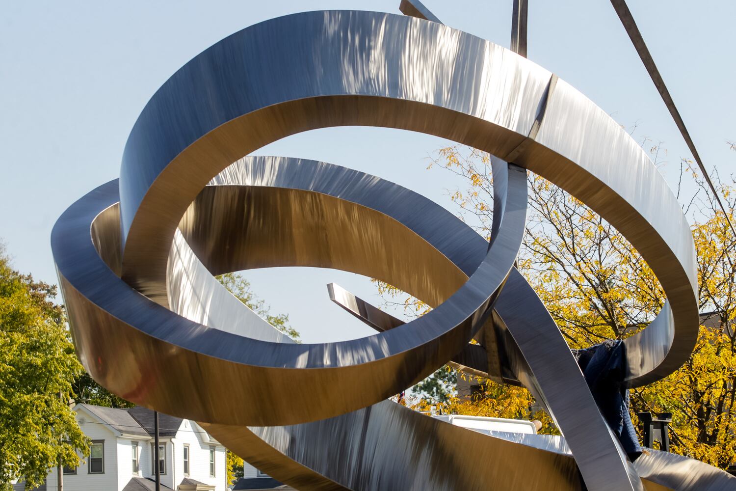 100720 embrace sculpture