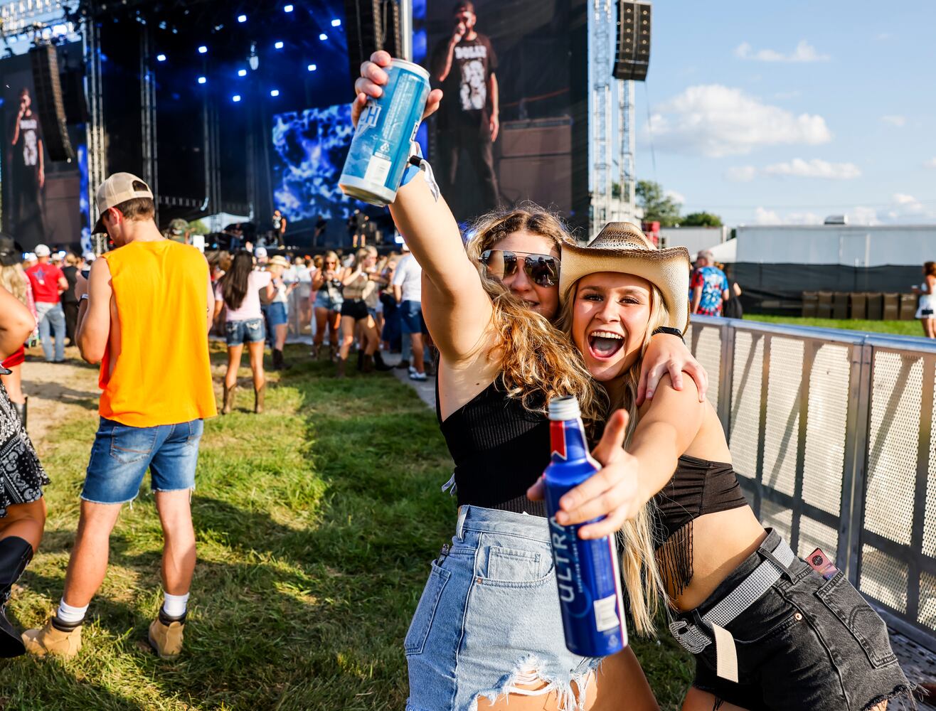 081023 VOA Country Music Fest