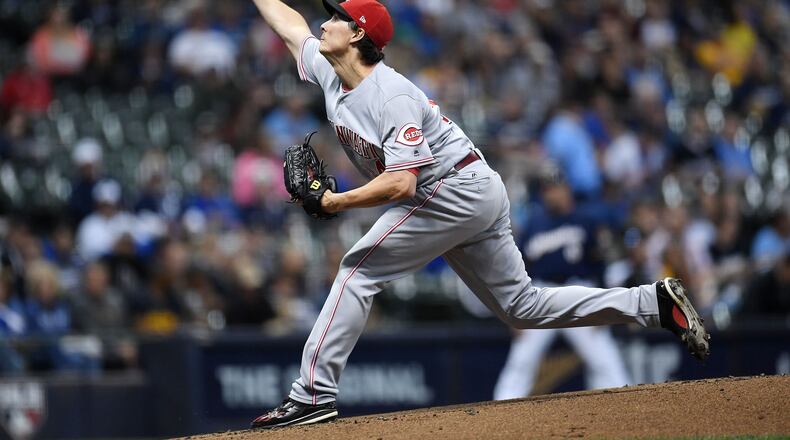 MILWAUKEE, WI - SEPTEMBER 27: Homer Bailey #34 of the Cincinnati Reds throws a pitch during the first inning of a game against the Milwaukee Brewers at Miller Park on September 27, 2017 in Milwaukee, Wisconsin. (Photo by Stacy Revere/Getty Images)