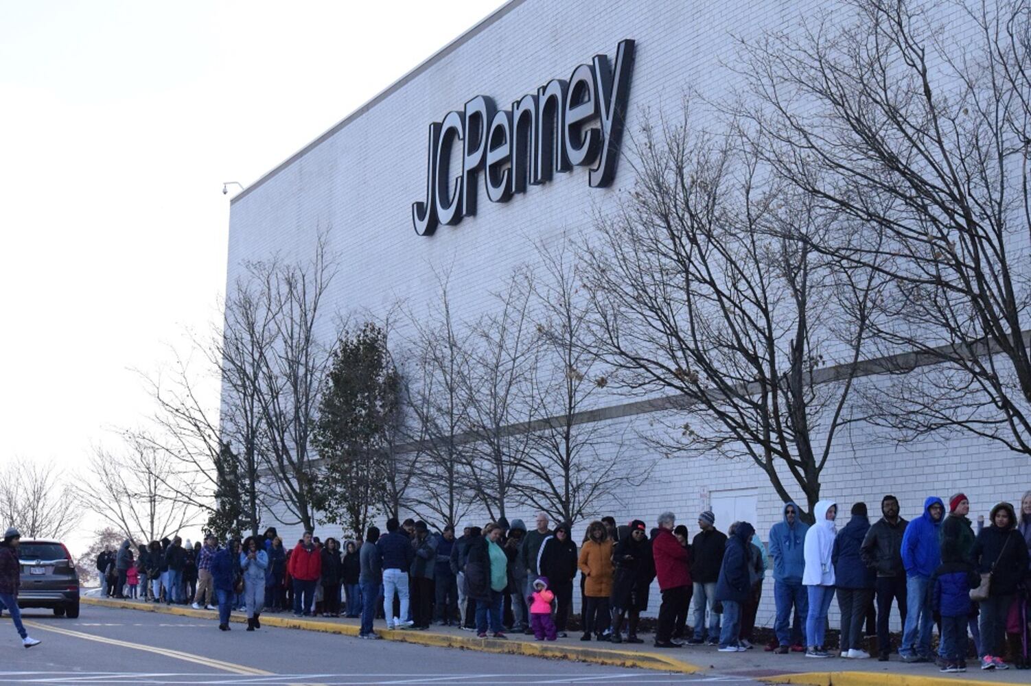 PHOTOS: Nearly 1K shoppers flood JCPenney