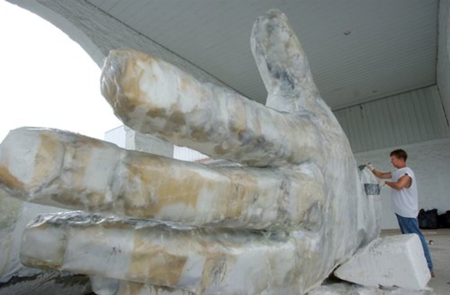 'Touchdown Jesus' statue in photos