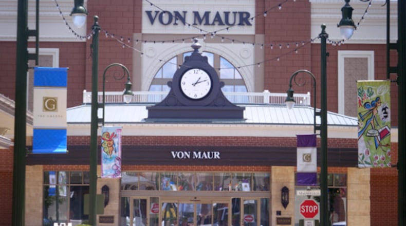 Von Maur Department Stores will close on Thanksgiving Day.