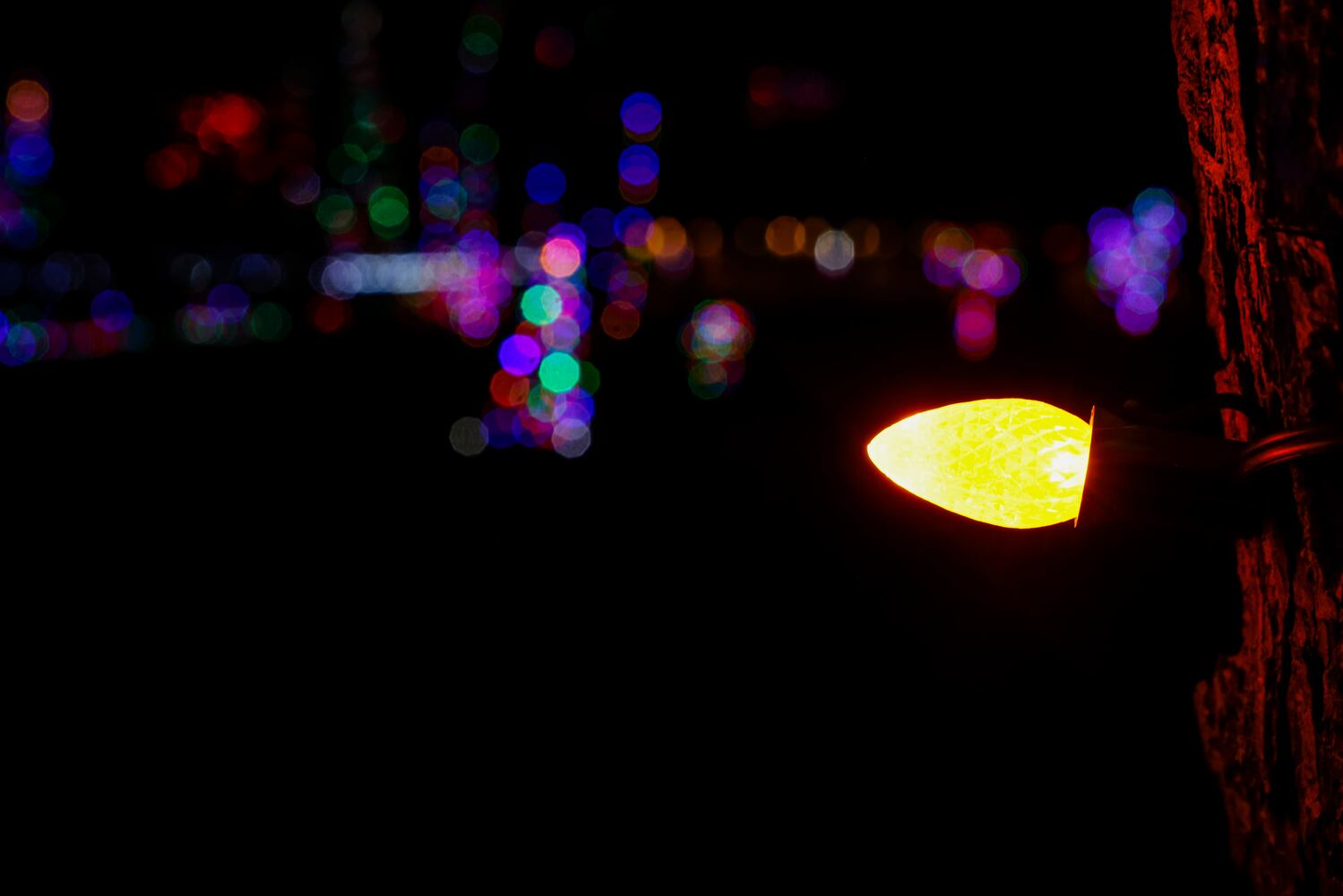 111622 Pyramid Hill lights