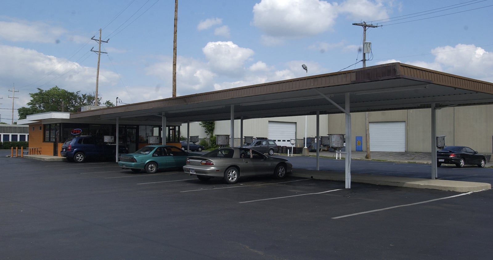 Jolly's Drive-In on Ohio 4 in Hamilton is known for its footlong hotdogs and root beer floats. It opened in 1937.