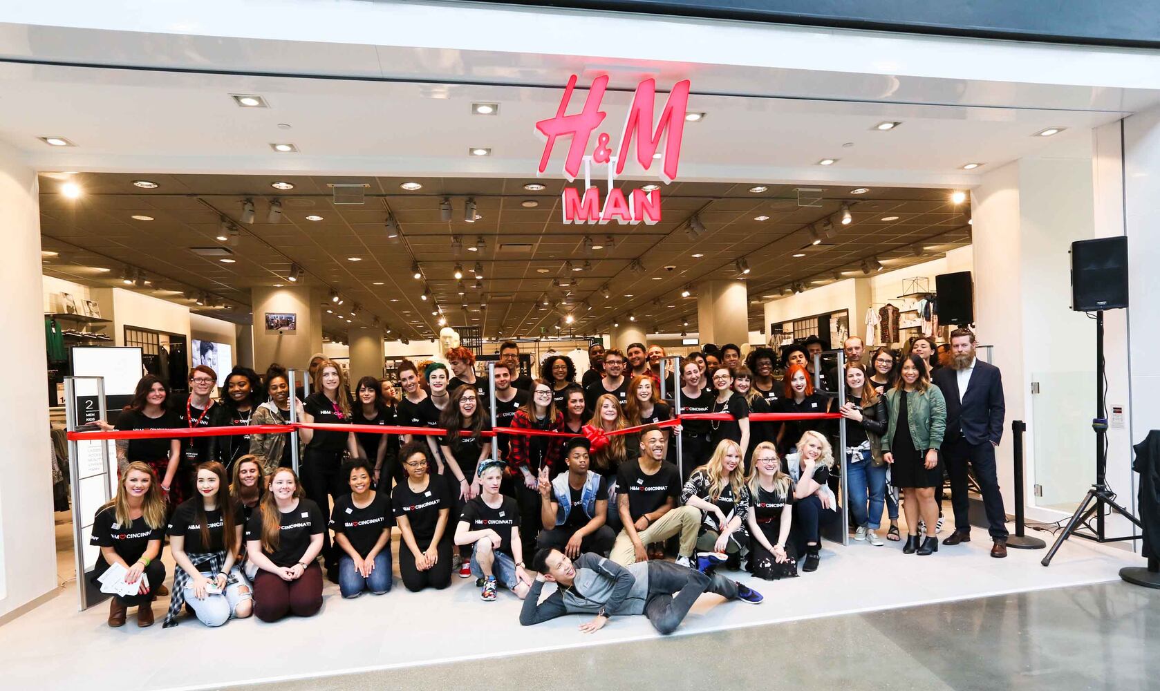 H&M opens at Liberty Center