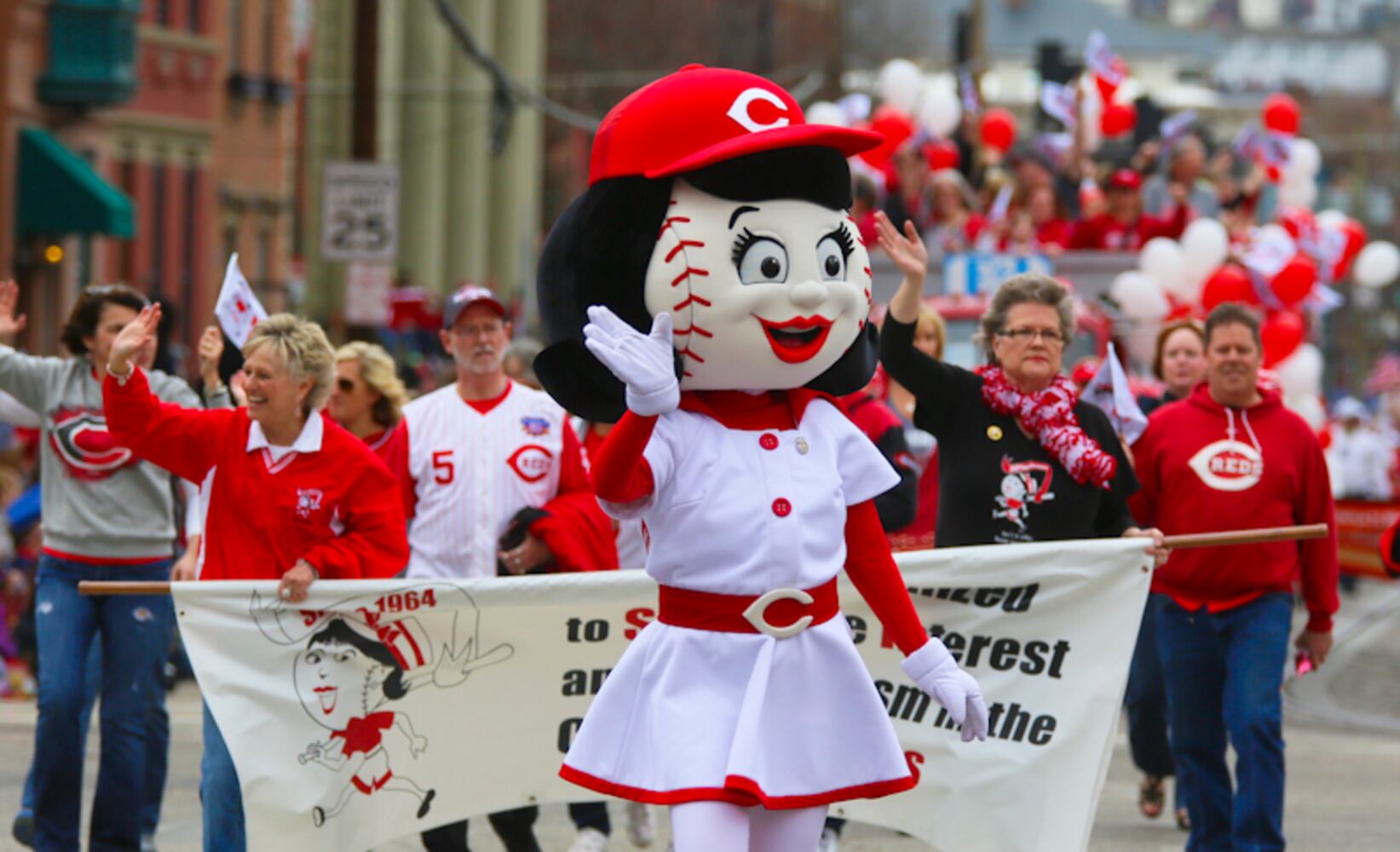 Reds Opening Day Parade 2015