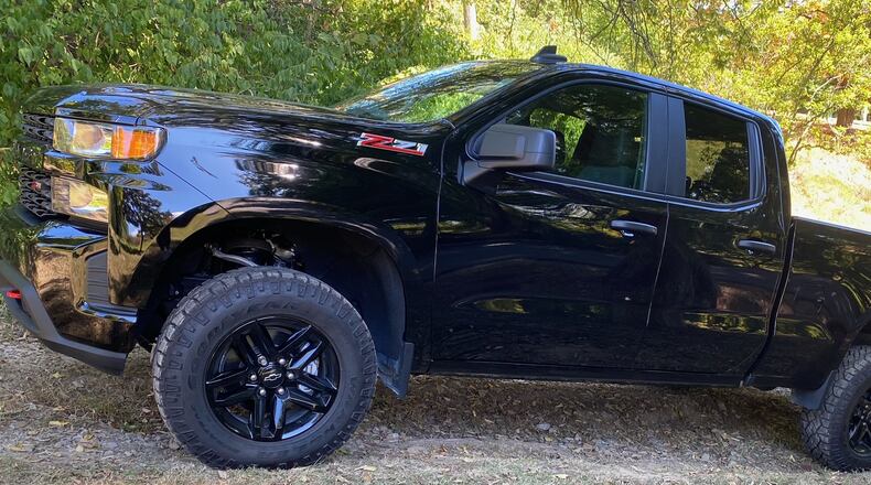 The 2020 Chevrolet Silverado Trail Boss adds blacked-out appearance and off-road equipment to the Custom, including a 2-inch suspension lift installed at the factory and the Z71 Off Road Package, with a locking rear differential, skid plates, Rancho monotube shocks, Hill Descent Control, 18-inch black wheels and Goodyear Duratrac off-road tires. Jimmy Dinsmore photo