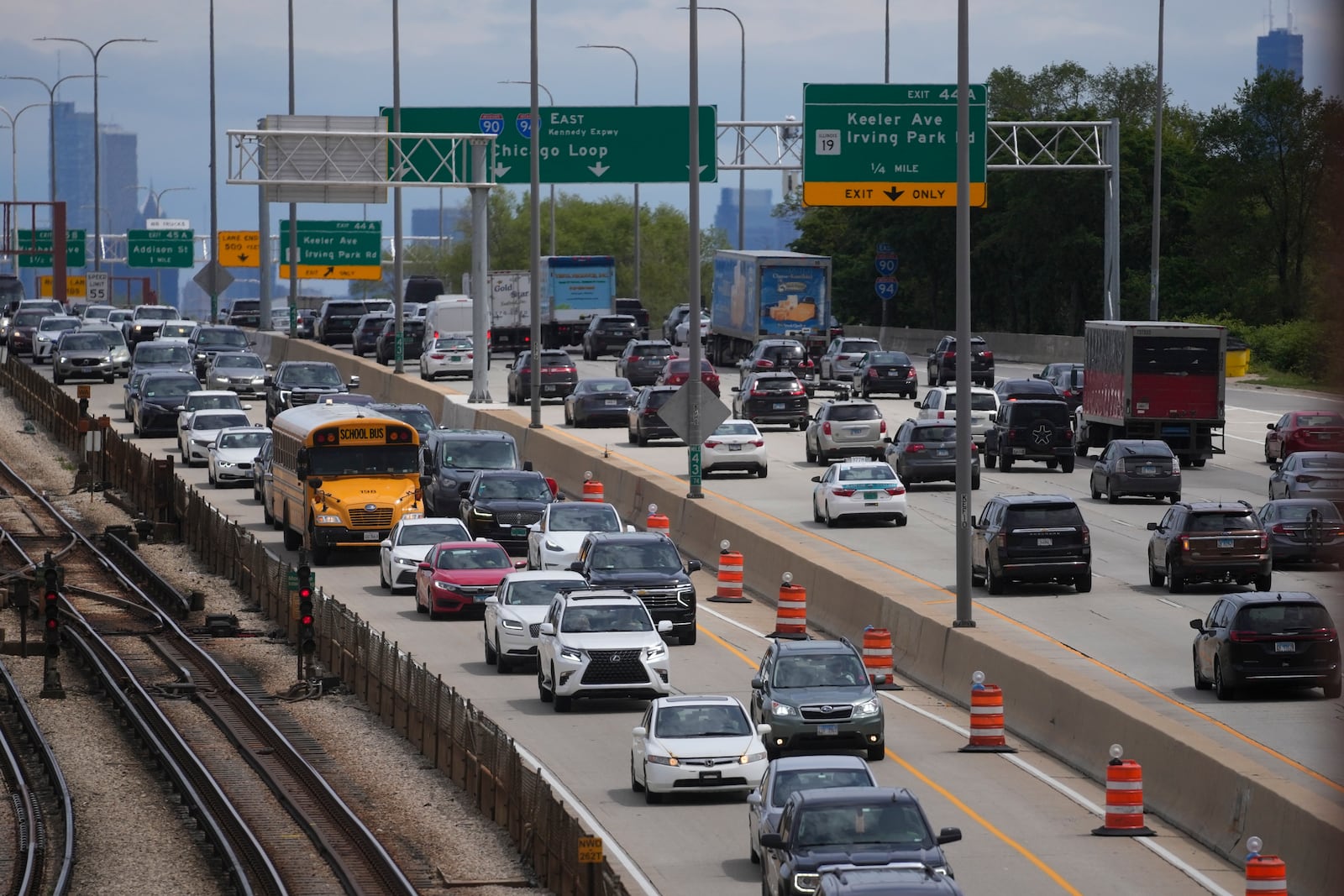 Vehicles travel on Interstate 90 and Interstate 94 ahead of Memorial Day weekend Thursday, May 22, 2025, in Chicago. (AP Photo/Erin Hooley)