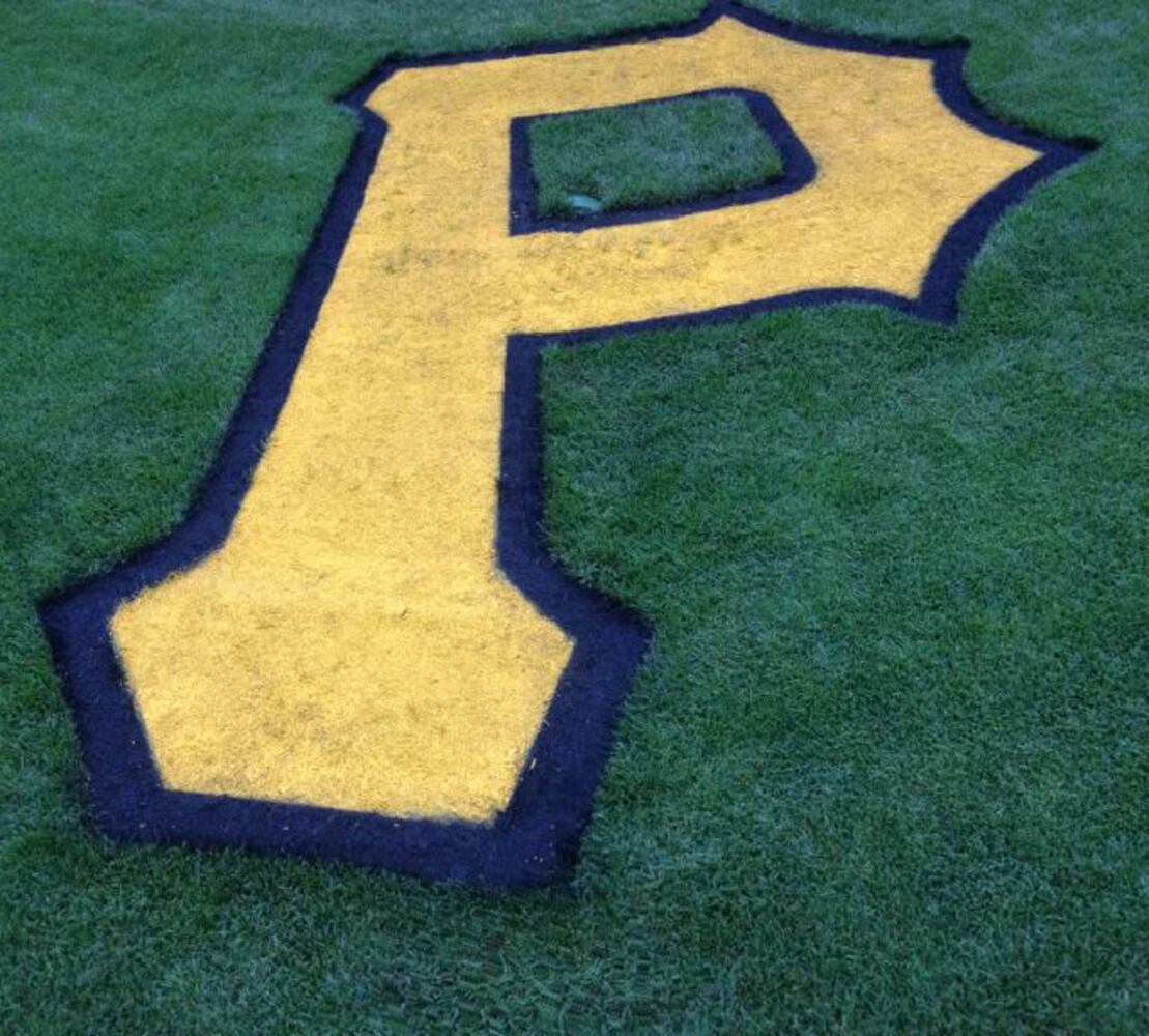 Pirates and Reds work out at PNC Park