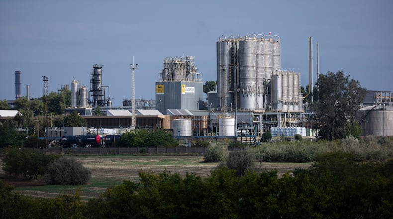 FILE - A general view of MOL's Danube refinery which produces fuel from Russian crude oil in Százhalombatta, Hungary, on Sept. 27, 2025. (AP Photo/Denes Erdos, File)
