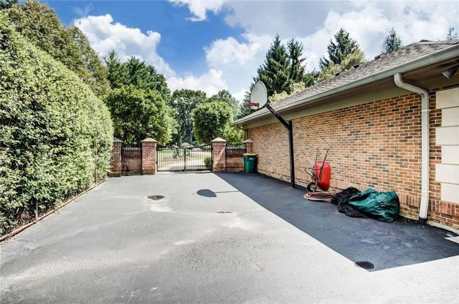 PHOTOS: Luxury Kettering home listed has pool, amazing closets