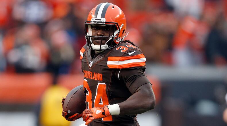 CLEVELAND, OH - DECEMBER 24:  Isaiah Crowell #34 of the Cleveland Browns rushes against the San Diego Chargers at FirstEnergy Stadium on December 24, 2016 in Cleveland, Ohio. (Photo by Wesley Hitt/Getty Images)
