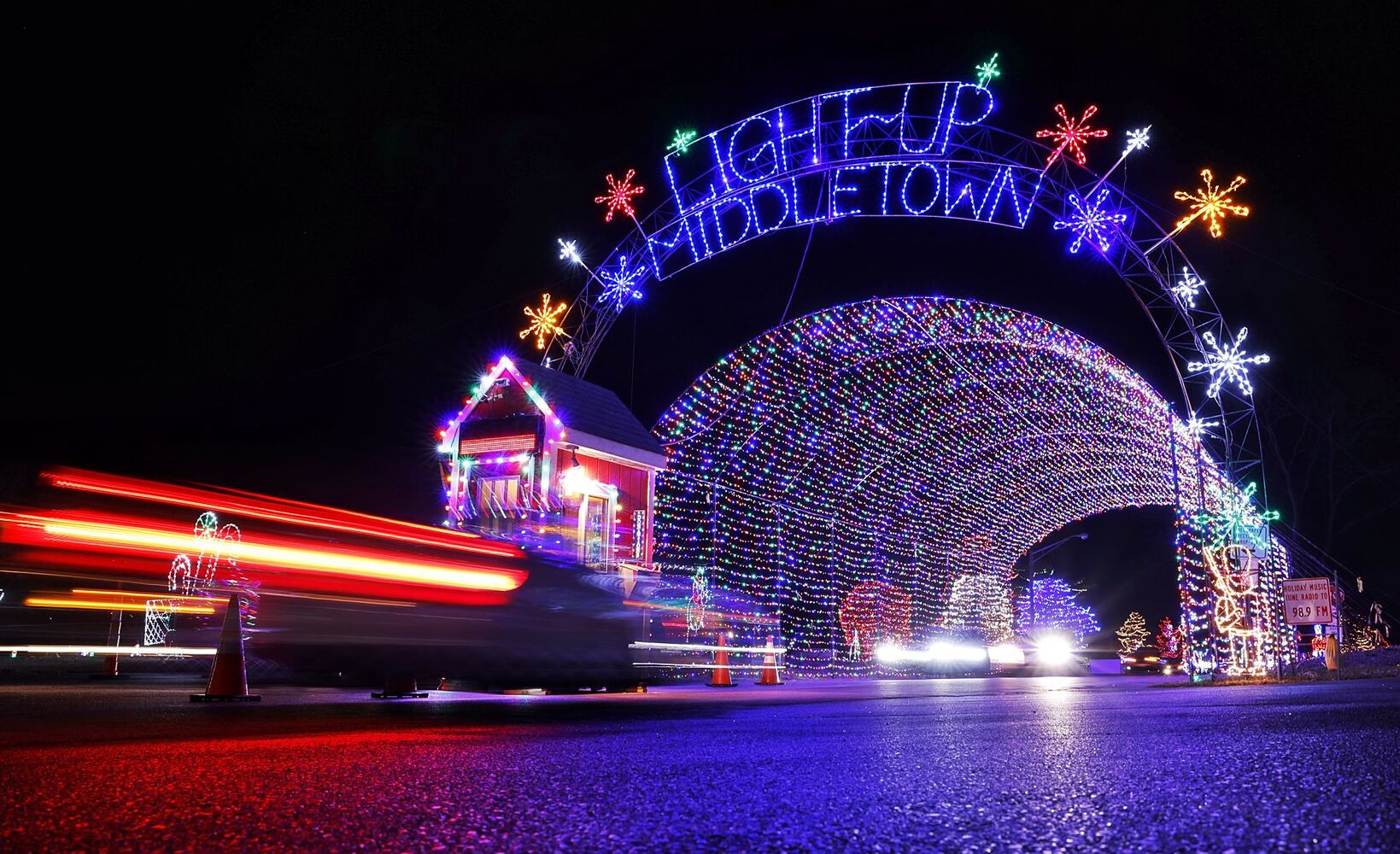 112422 Light Up Middletown