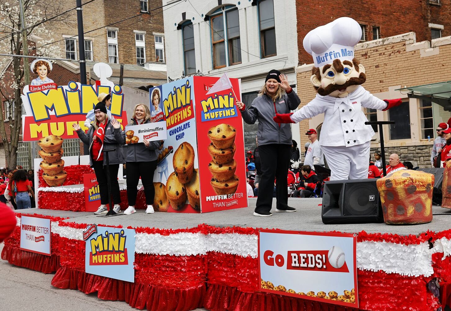 032725 Reds Parade