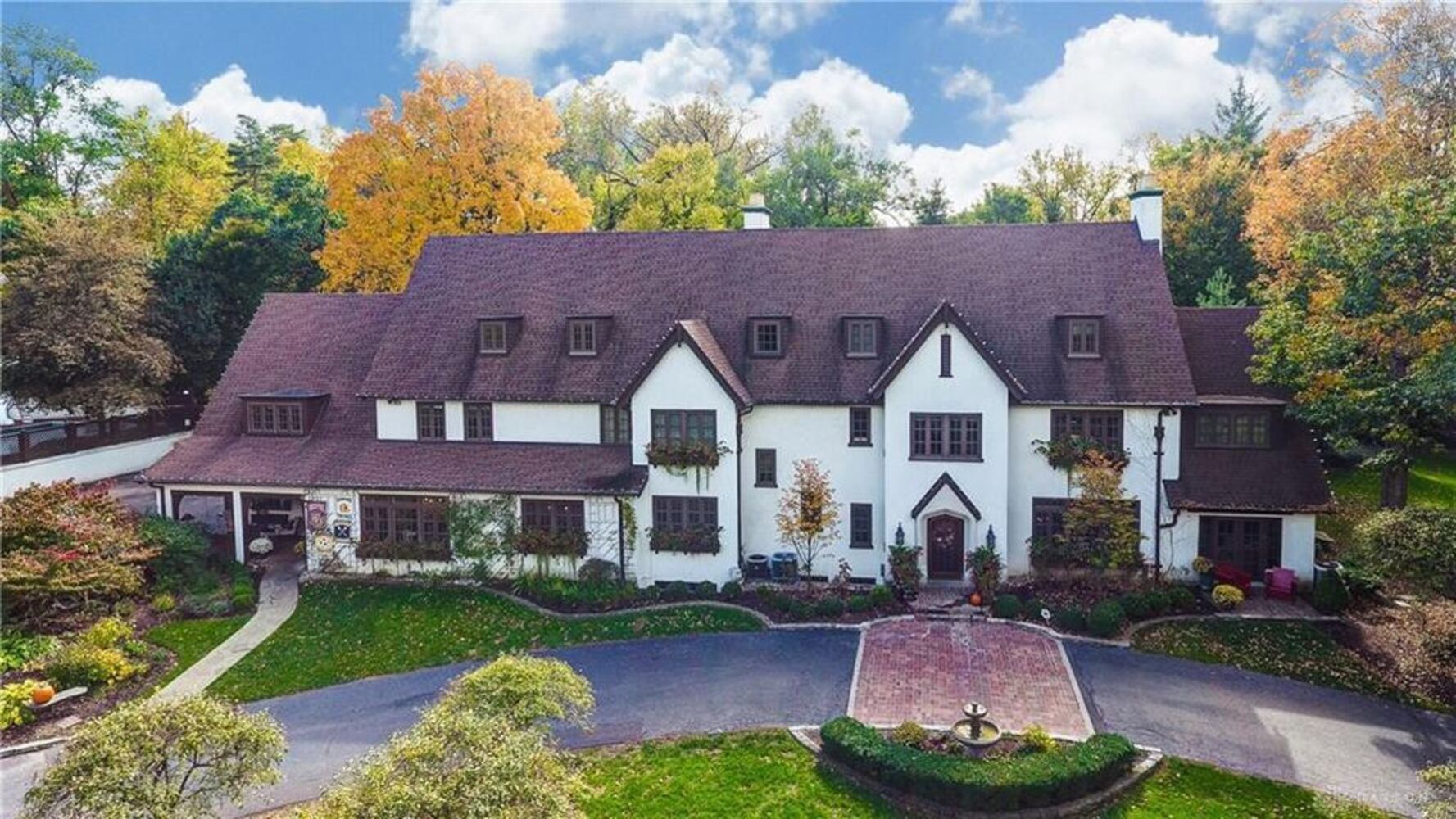 PHOTOS: Luxury $1.7M Oakwood estate on the market has large guest house
