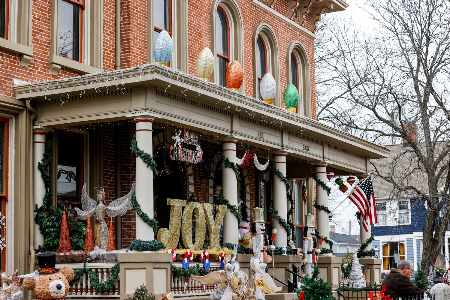 120521 German Village Christmas Walk