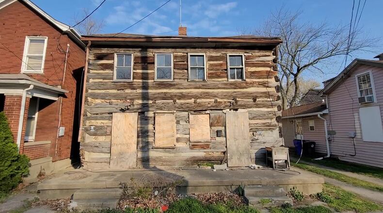 Log Cabin on C Street in Hamilton