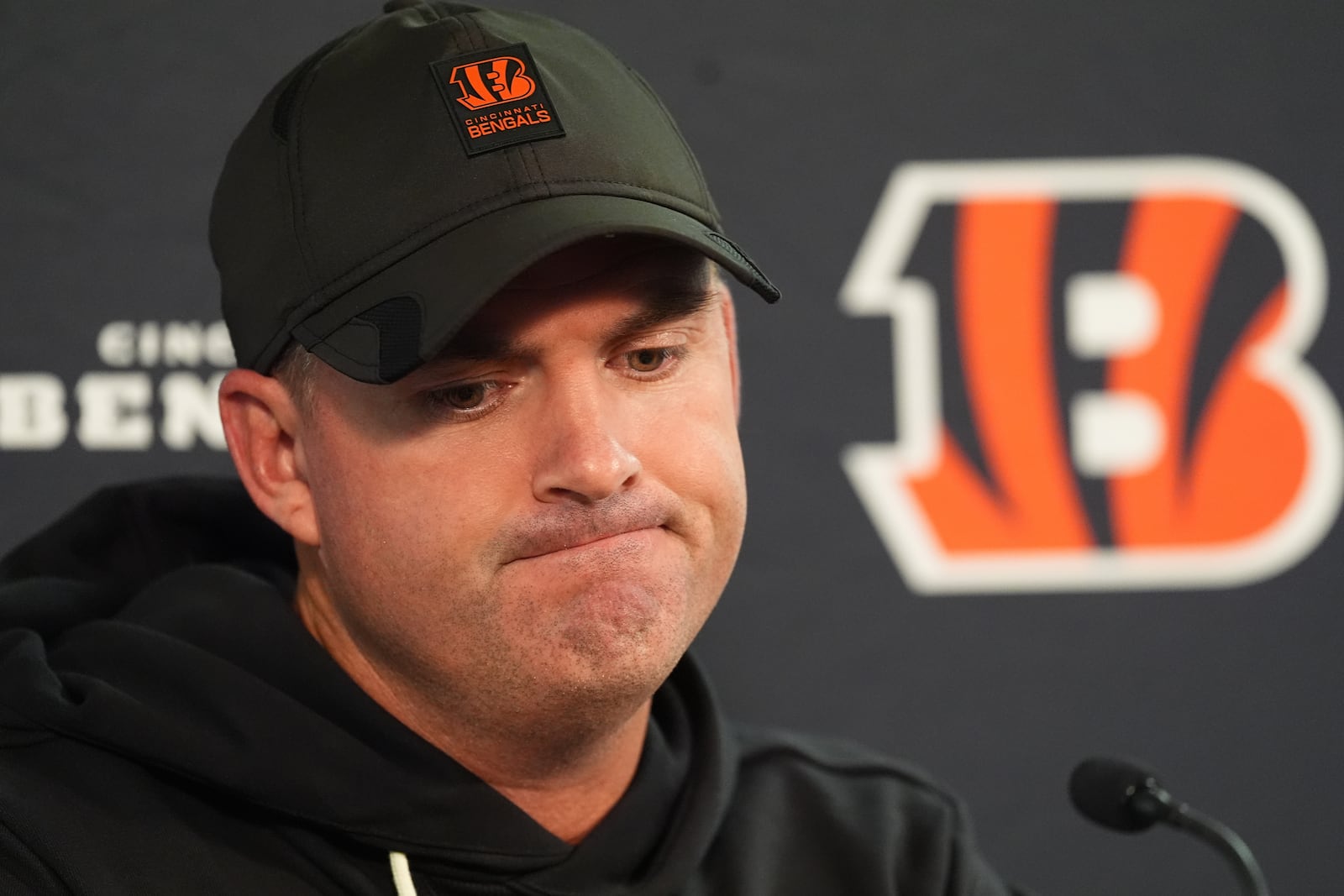 Cincinnati Bengals head coach Zac Taylor responds to questions during a news conference after an NFL football game Monday, Sept. 29, 2025, in Denver. (AP Photo/David Zalubowski)