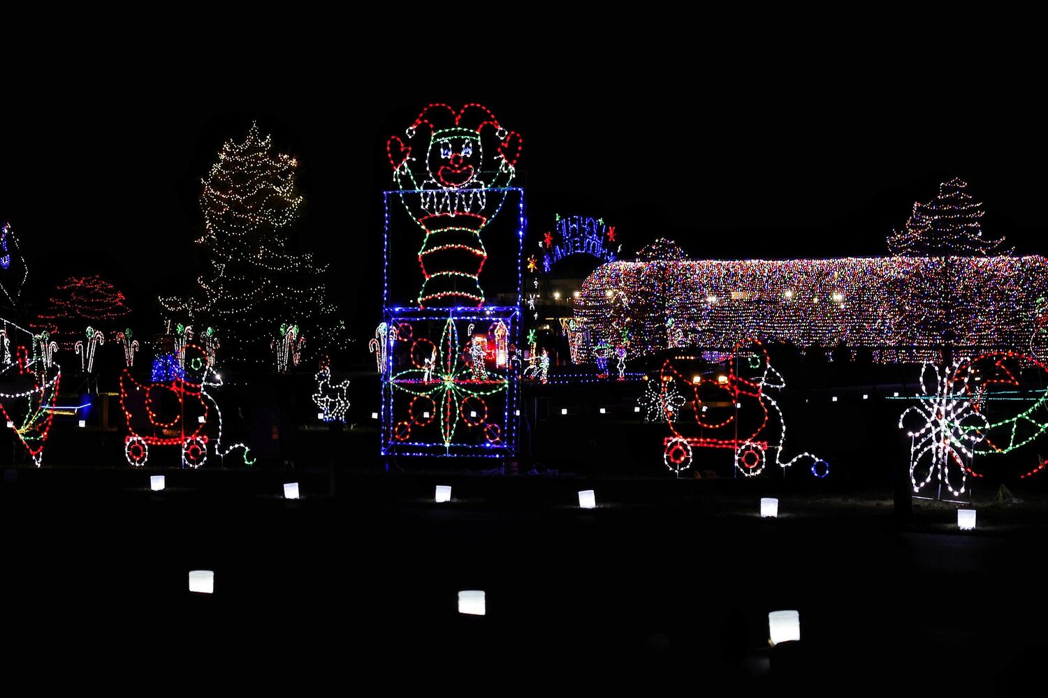 112422 Light Up Middletown