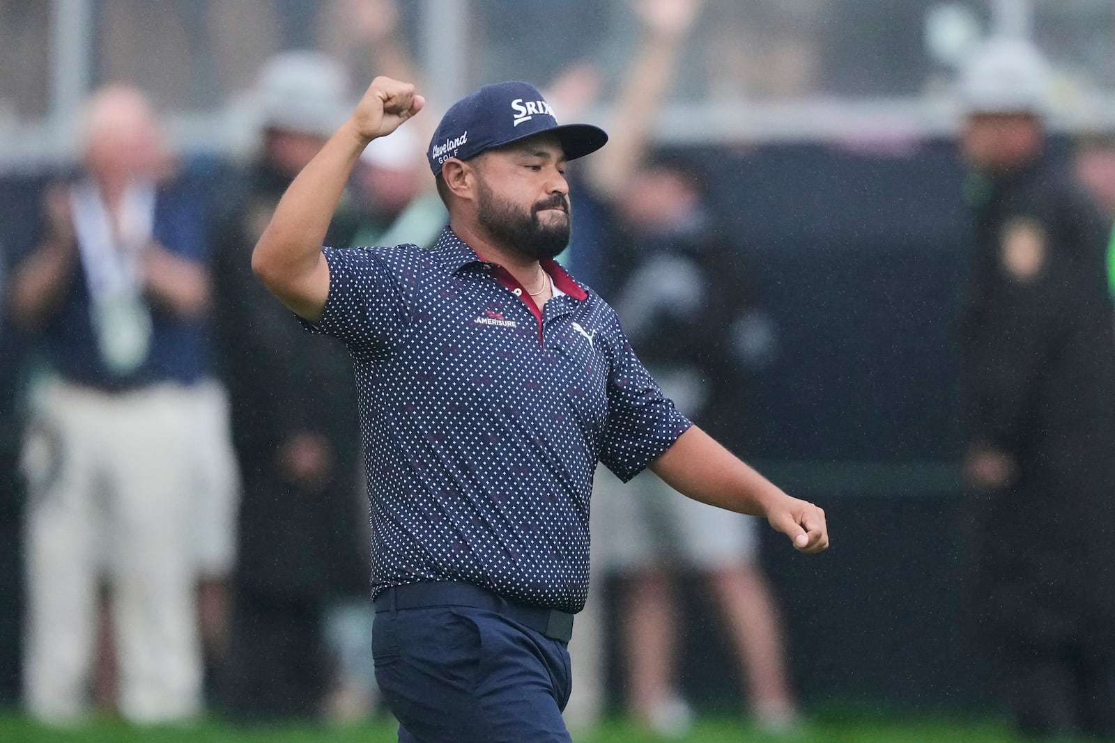 J.J. Spaun celebrates after winning the U.S. Open golf tournament at Oakmont Country Club Sunday, June 15, 2025, in Oakmont, Pa. (AP Photo/Charlie Riedel)