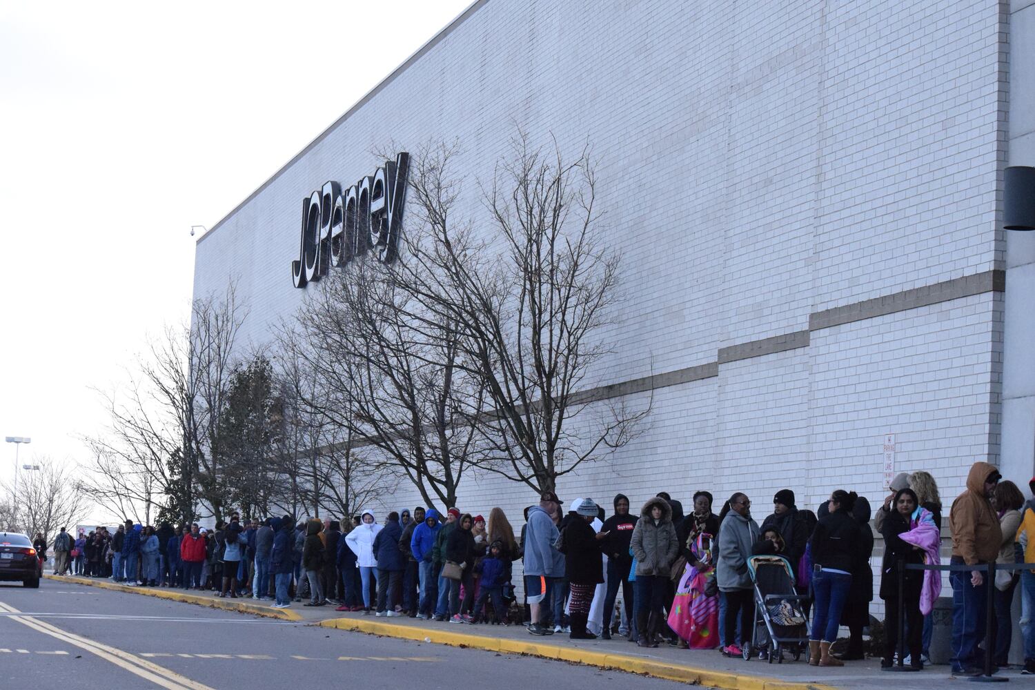 PHOTOS: Nearly 1K shoppers flood JCPenney