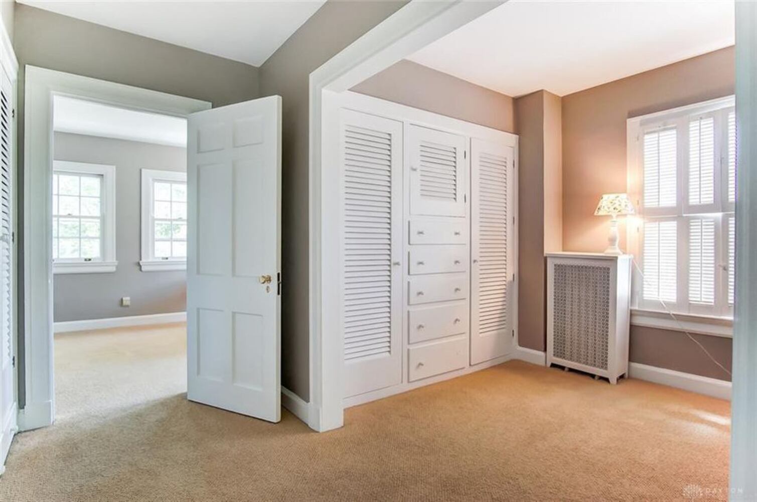 PHOTOS: Luxury Oakwood colonial home on market