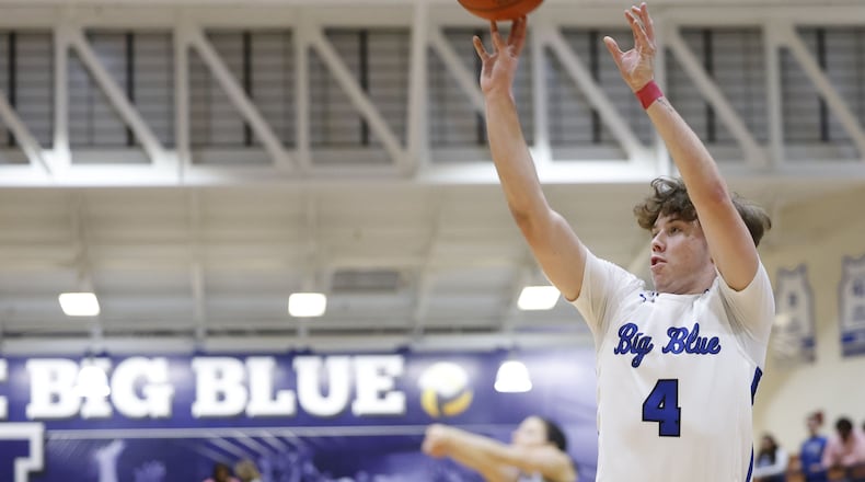Hamilton's Davis Avery puts up a shot during their basketball game against Middletown Friday, Jan. 27, 2023 at Hamilton High School. Hamilton won 62-59. NICK GRAHAM/STAFF