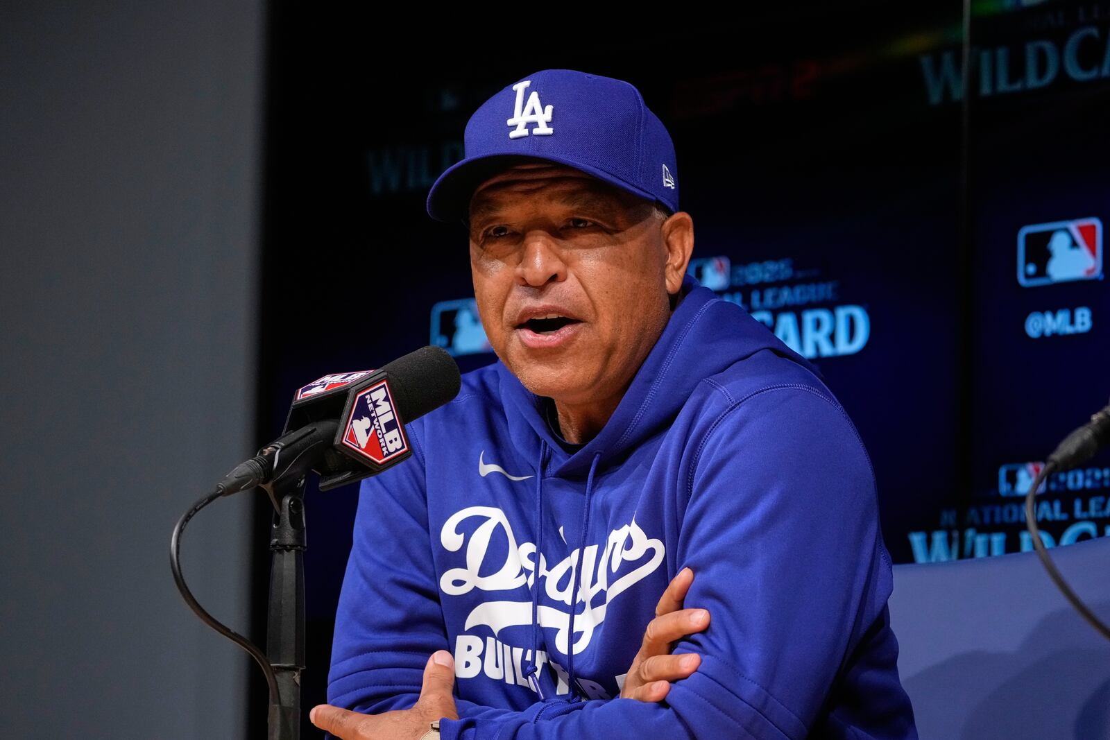 Los Angeles Dodgers manager Dave Roberts speaks during a news conference prior to baseball practice Monday, Sept. 29, 2025, in Los Angeles ahead of the Wild Card Series between the Dodgers and the Cincinnati Reds. (AP Photo/Mark J. Terrill)