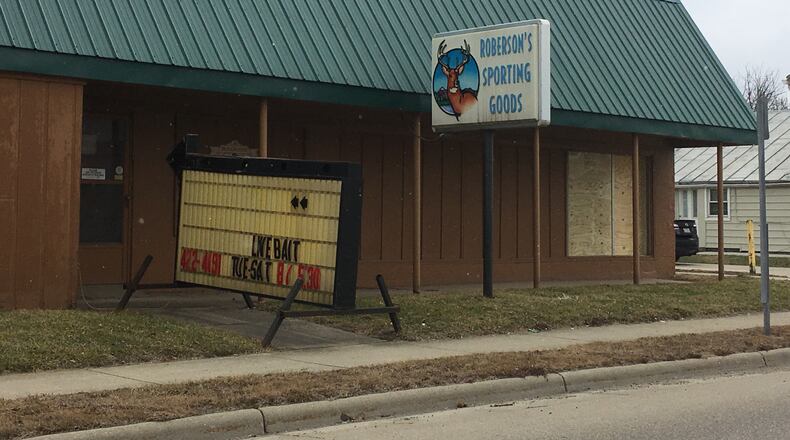 Three Middletown residents allegedly broke into Roberson’s Sporting Goods on Sunday and stole several firearms, according to the Butler County Sheriff’s Office.