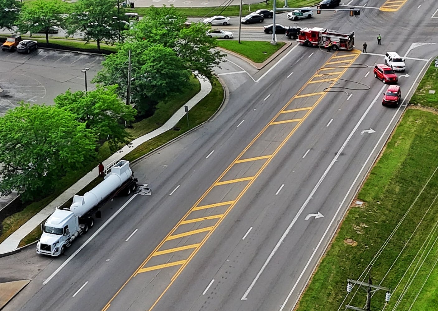Crews work to clean chemical spill on OH-4 in Fairfield