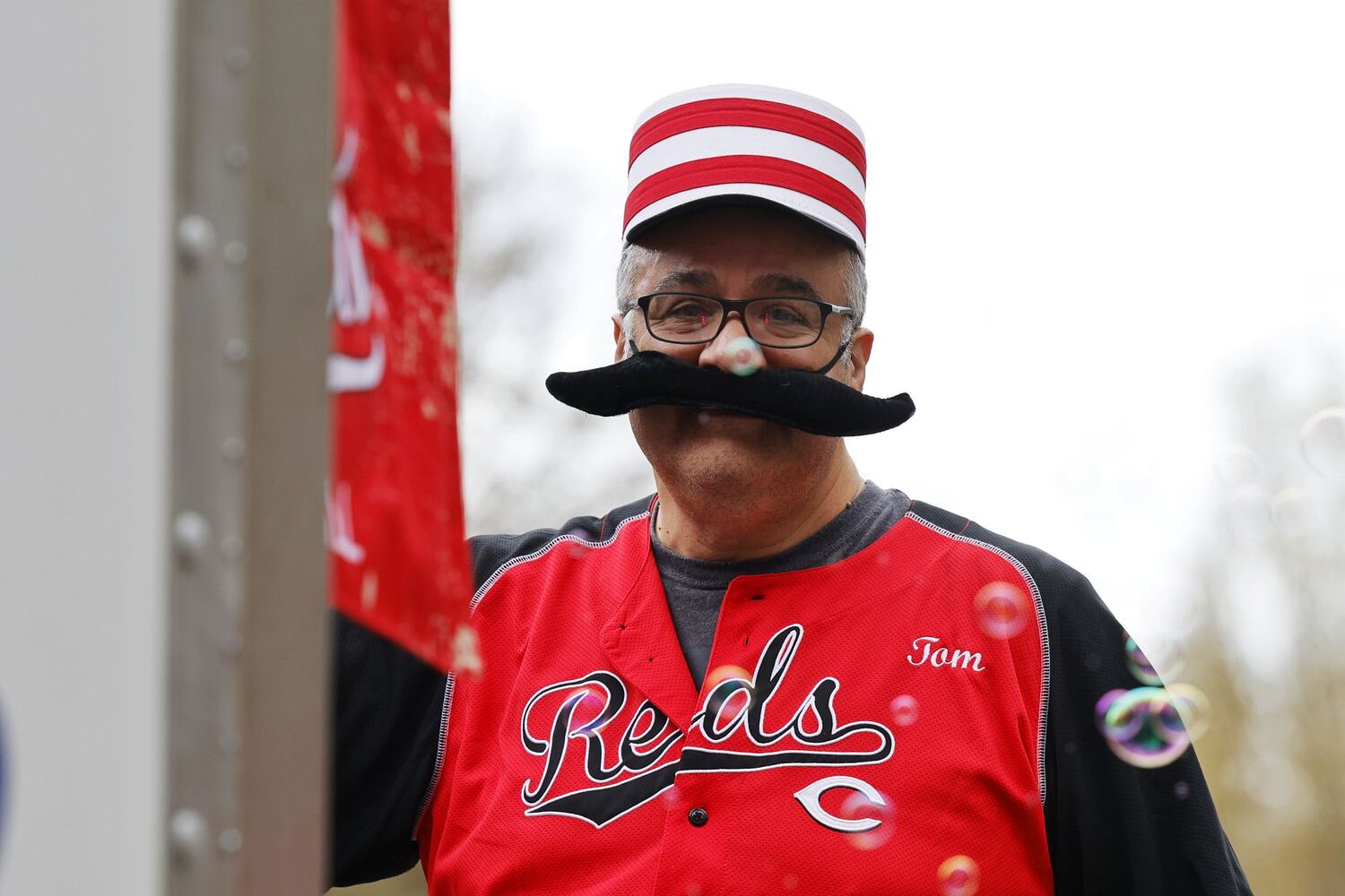 041222 Reds parade