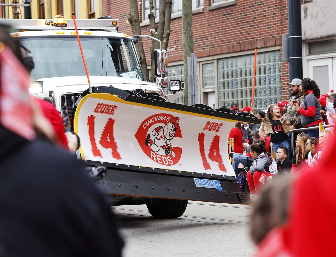 032725 Reds Parade