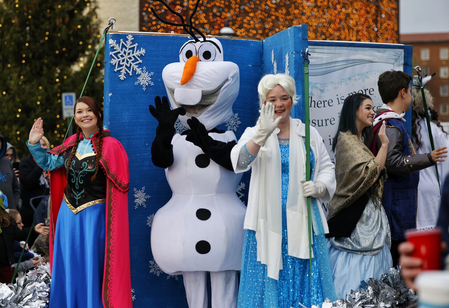 112721 Middletown Santa parade