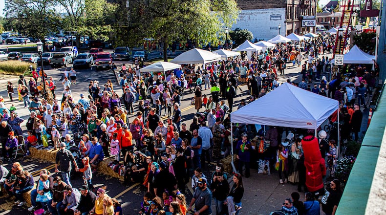 Hocus Pocus Halloween, a free, family-
friendly fall festival will return to Middletown for its sixth year on Sunday in downtown Middletown. This photo is of a previous Hocus Pocus Halloween event. CONTRIBUTED