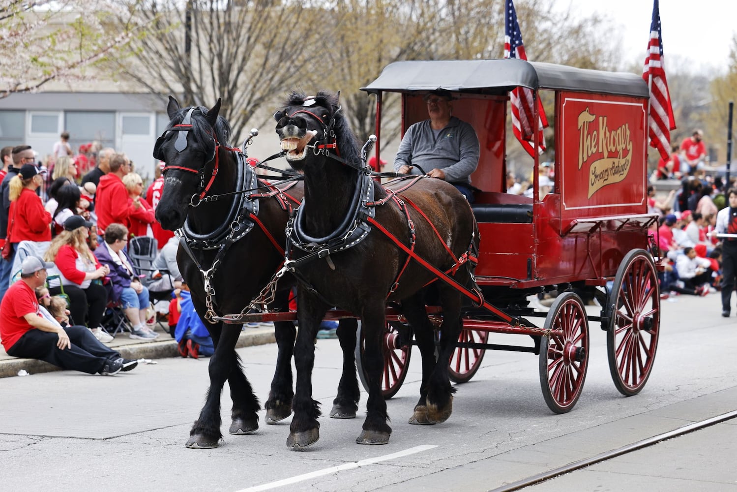 041222 Reds parade