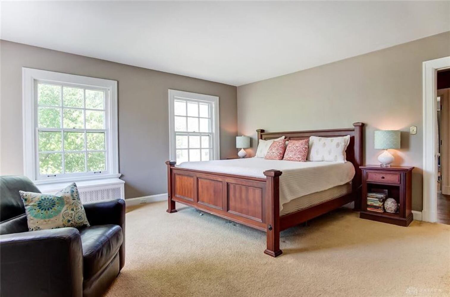 PHOTOS: Luxury Oakwood colonial home on market