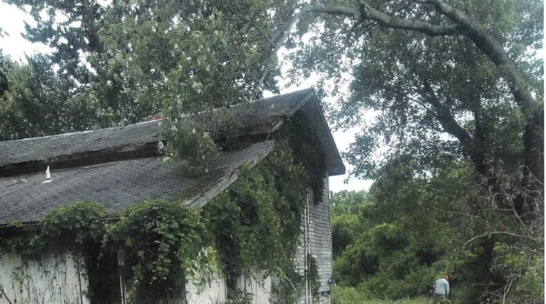 This old cabin is believed to be part of the original Warren County settlement, Beedle’s Station, in the 1790’s. Historians plan to move it from prison land up for sale to a small park in downtown Lebanon.