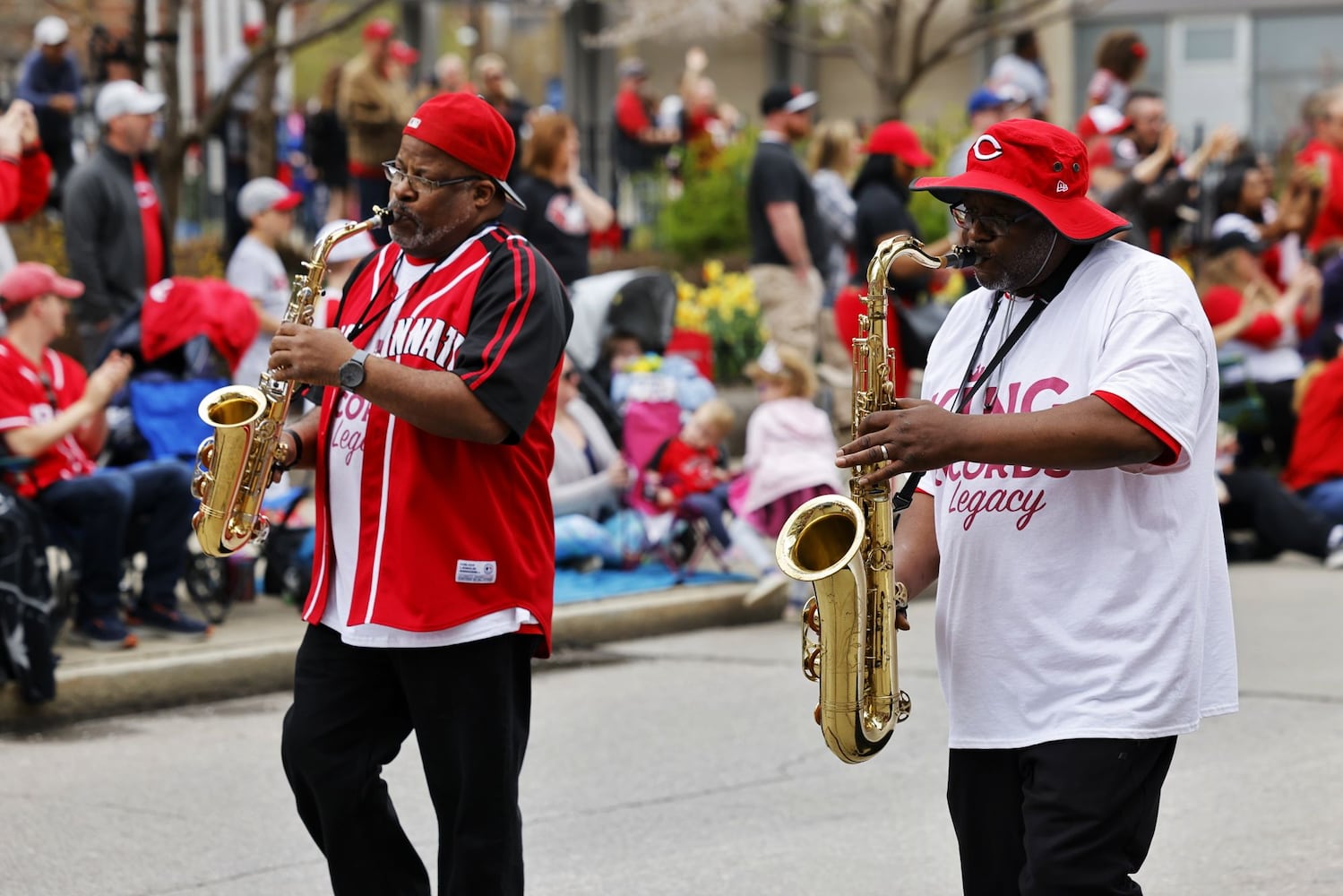 041222 Reds parade