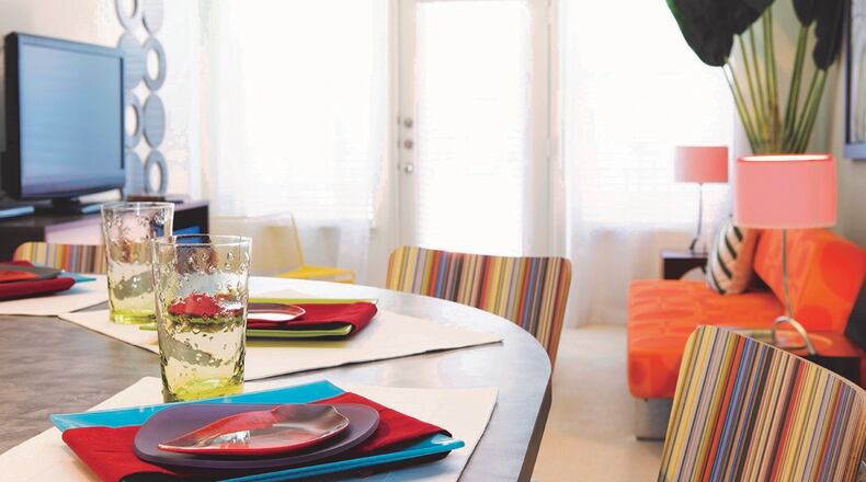 ome homeowners may aspire to have expansive dining rooms replete with seating for 12 beneath a stunning chandelier. That kind of space certainly makes hosting dinner parties easier. However, modern homes typically have small dining rooms that require homeowners or renters to be resourceful when entertaining guests.